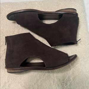 Walk by Anat Dahari Handmade Suede Open Side Booties EU 38 (US 7-7.5) Brown